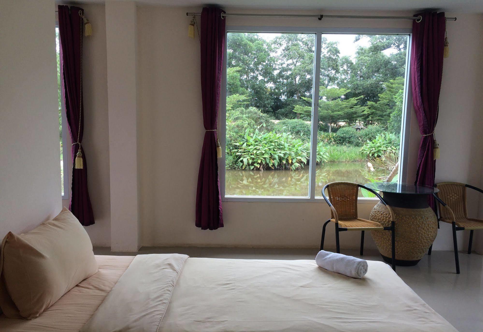 Water Palm Resort Talat Yai Exterior foto